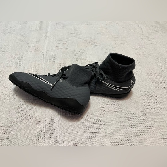 Nike cleats - Picture 4 of 5